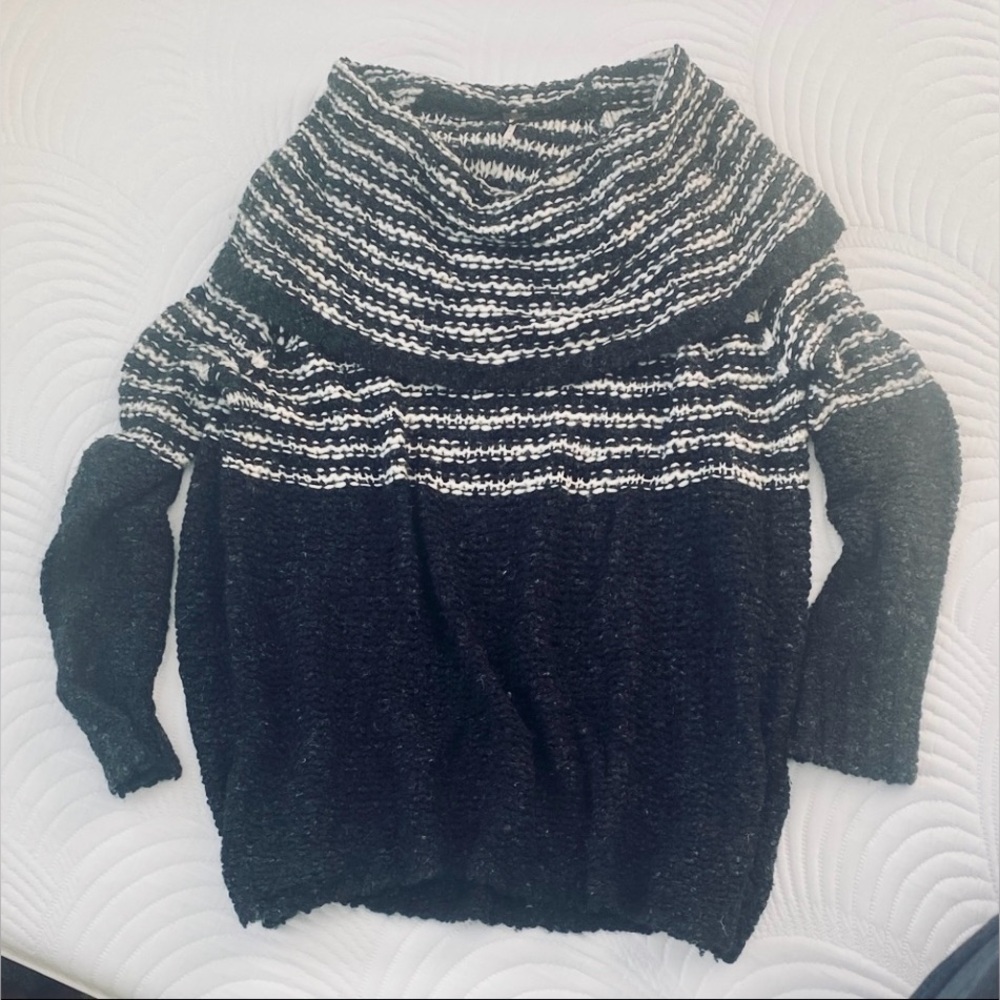 🌺3/$18 Sale Free People Black and White Shawl Neck Sweater